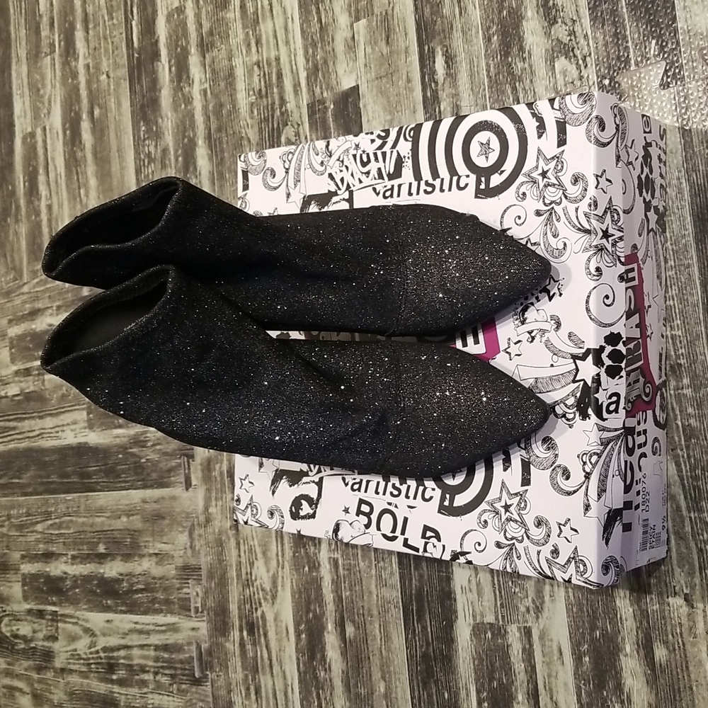 Sparkled heeled booties